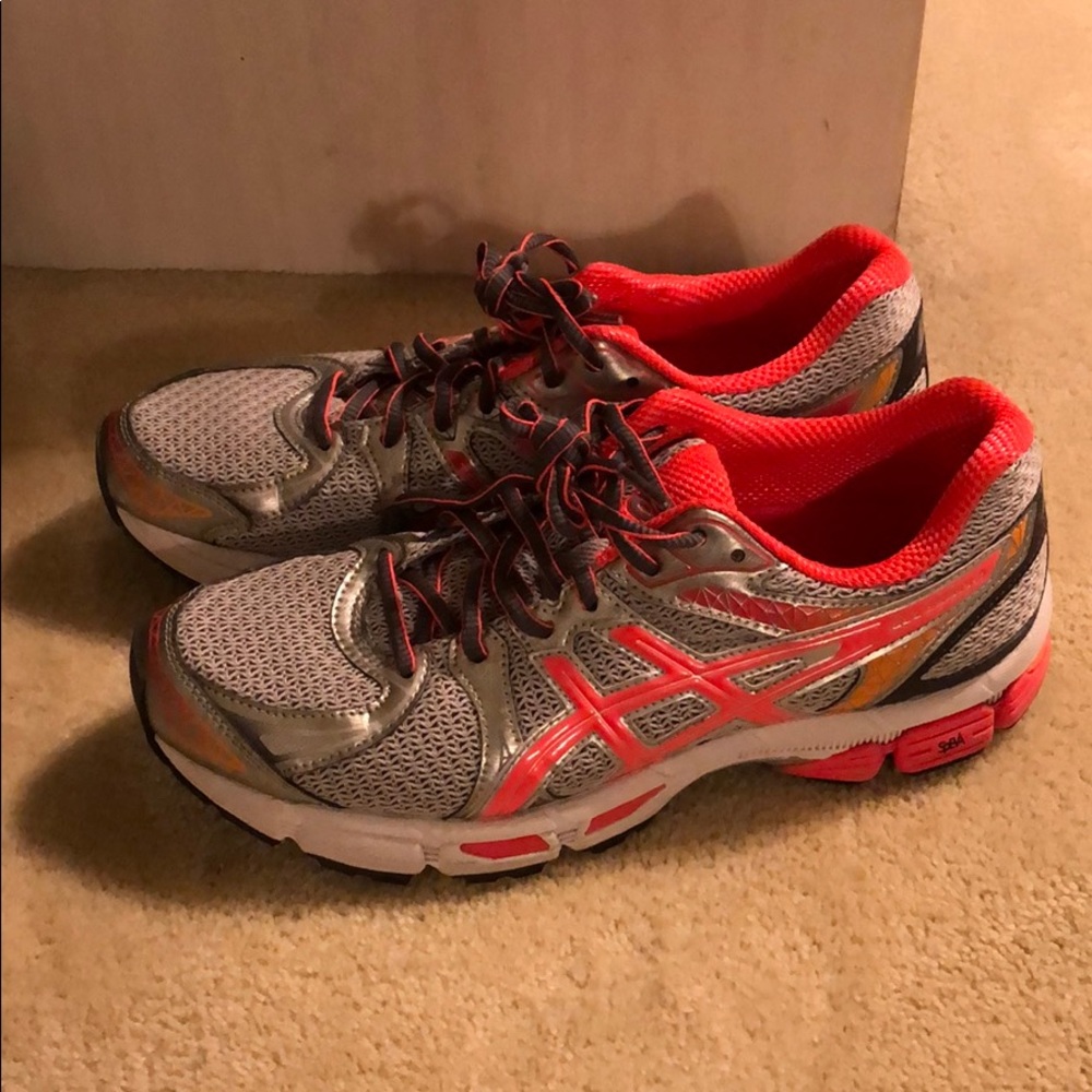 ASICS - Picture 2 of 3